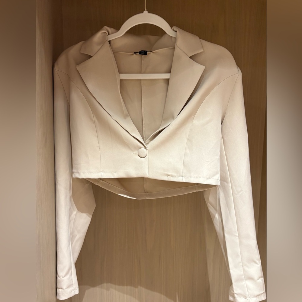 Boohoo Cream Cropped Blazer